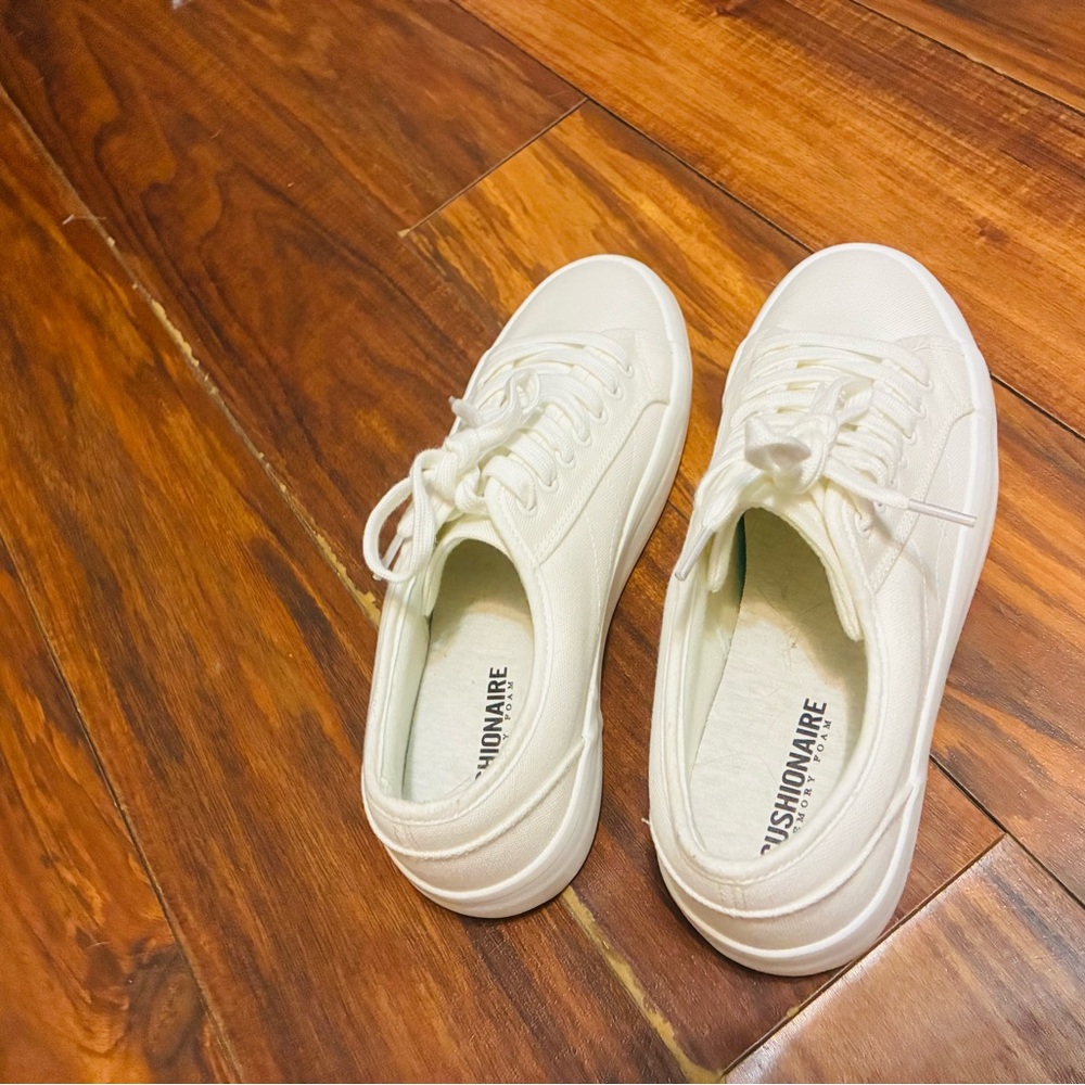 Cushionare White Sneakers